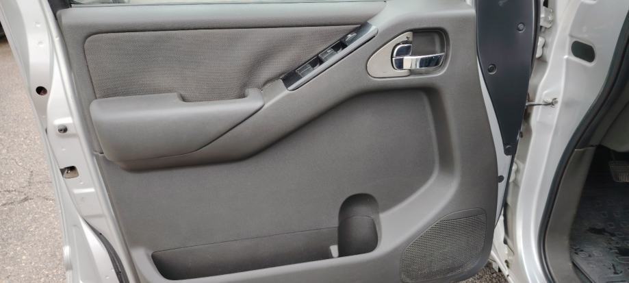 Nissan Pathfinder 2,5 dCi XE, fotografija 7