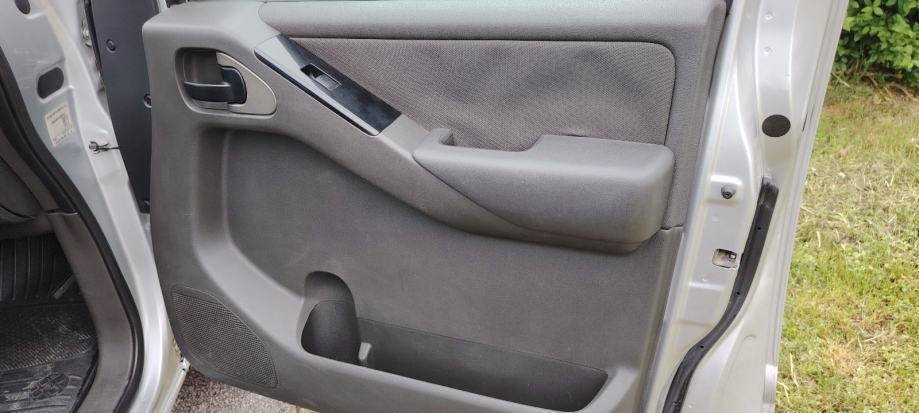 Nissan Pathfinder 2,5 dCi XE, fotografija 13