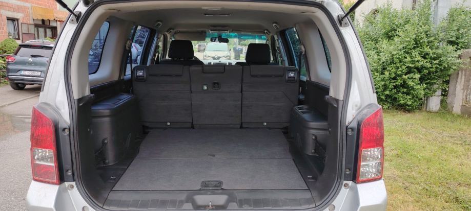 Nissan Pathfinder 2,5 dCi XE, fotografija 15