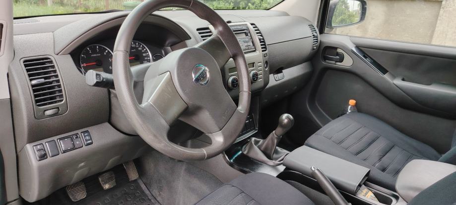 Nissan Pathfinder 2,5 dCi XE, fotografija 14