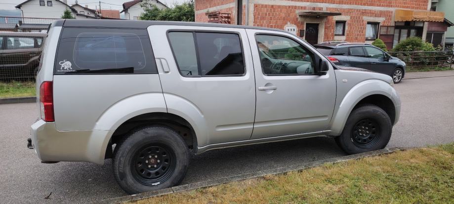 Nissan Pathfinder 2,5 dCi XE, fotografija 16