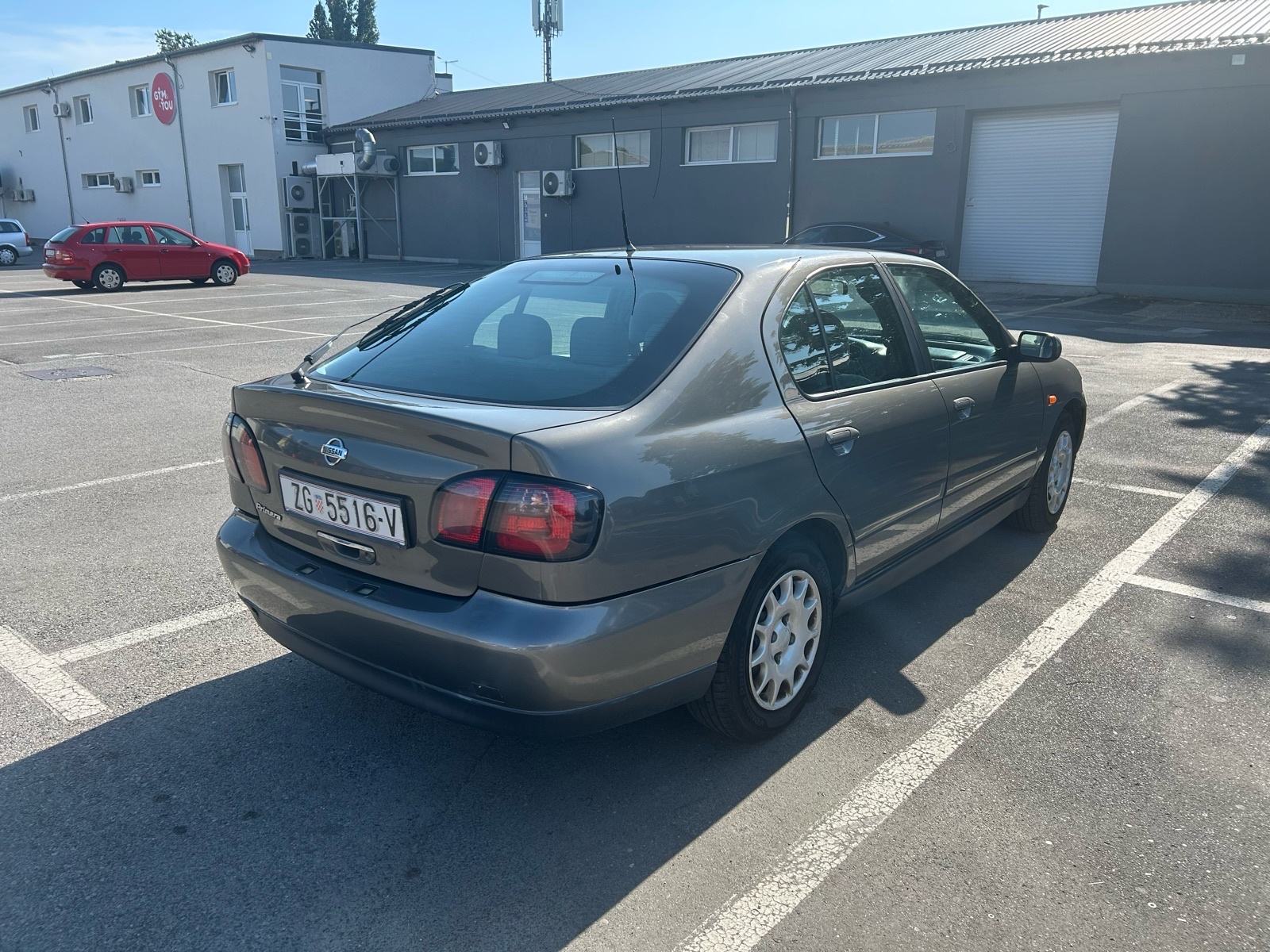 Nissan Primera 1,8, fotografija 2
