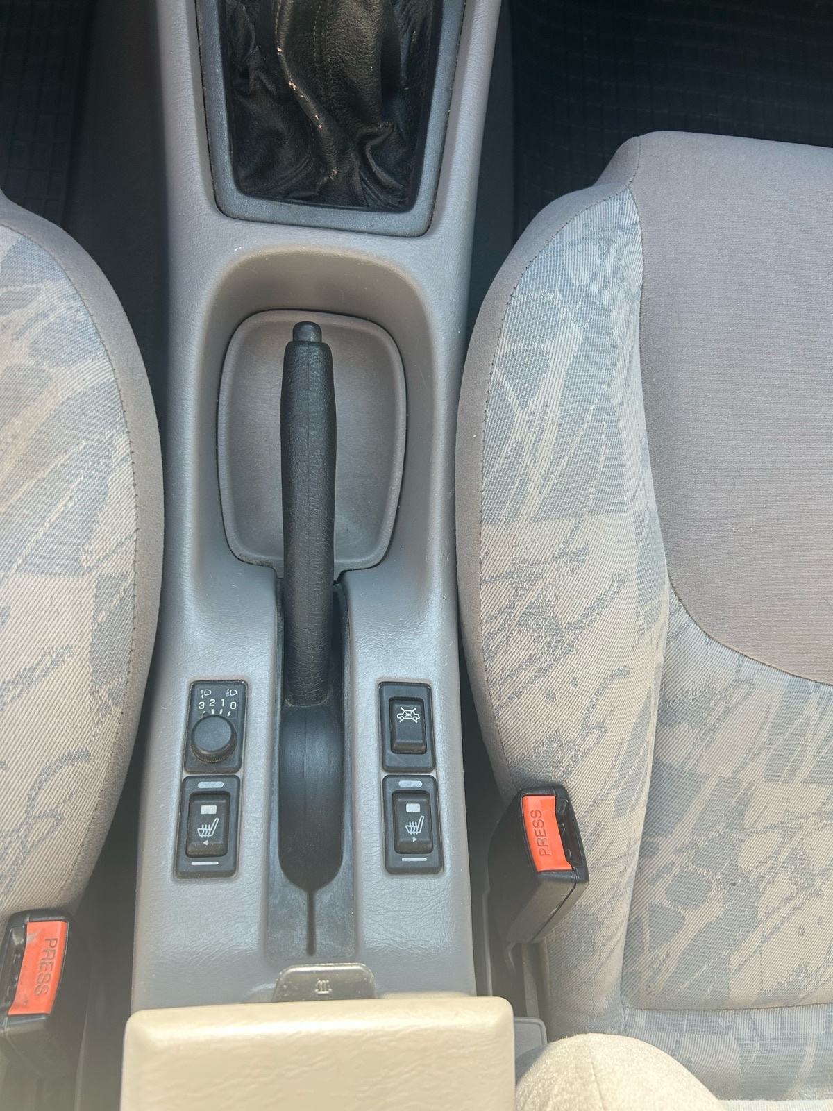 Nissan Primera 1,8, fotografija 7