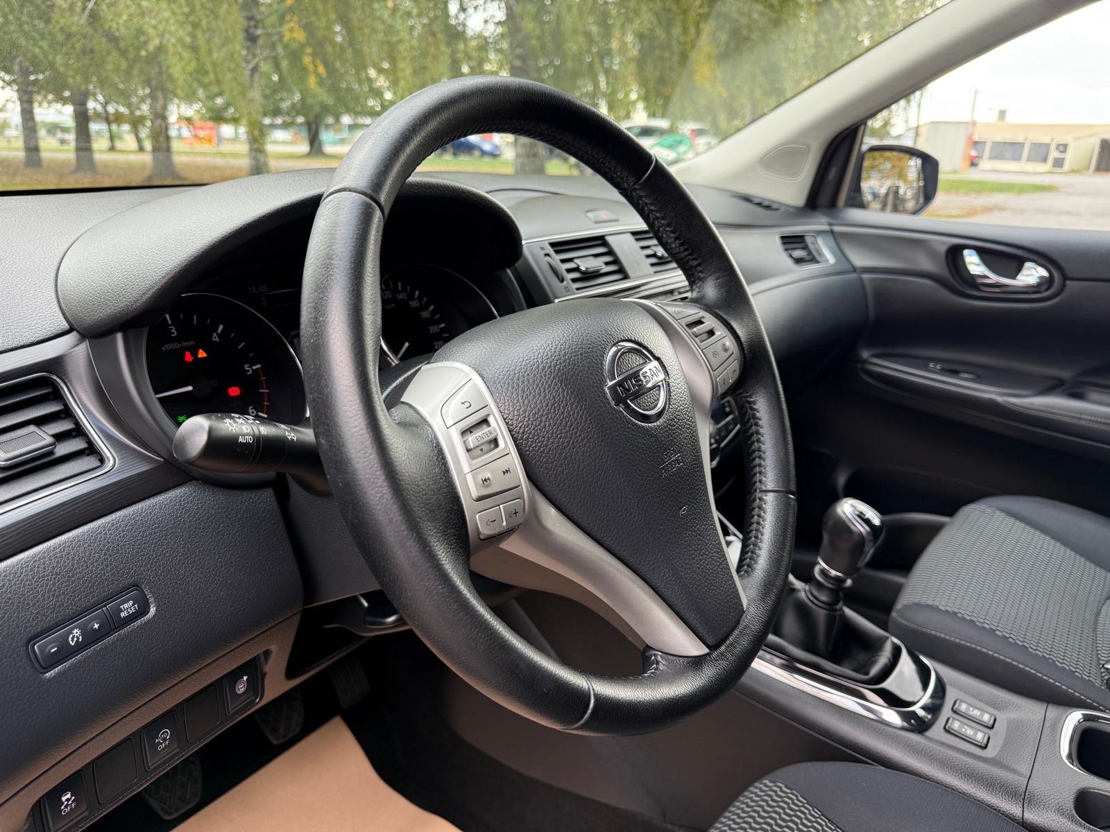 Nissan Pulsar 1,5 dCi-PRVI VLASNIK-360 KAMERE-XENON-VELIKI SERVIS, fotografija 11