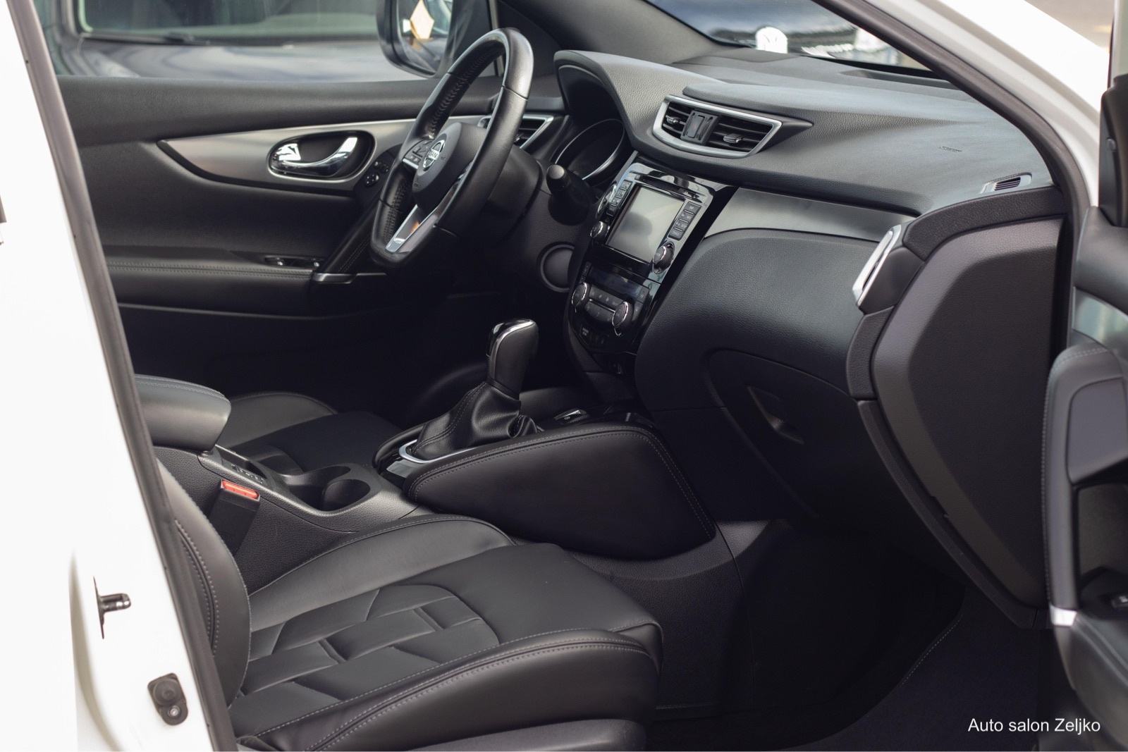 Nissan Qashqai 1,2••AUTOMATIK•PANORAMA••FULL LED••MEMORIJA•••TEKNA+•, fotografija 10