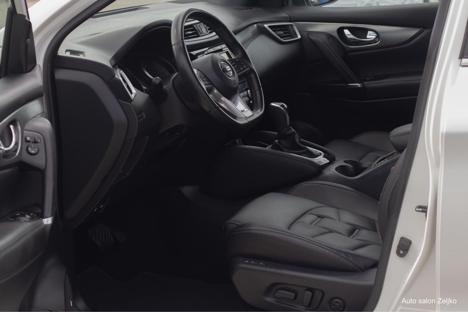 Nissan Qashqai 1,2••AUTOMATIK•PANORAMA••FULL LED••MEMORIJA•••TEKNA+•, fotografija 6