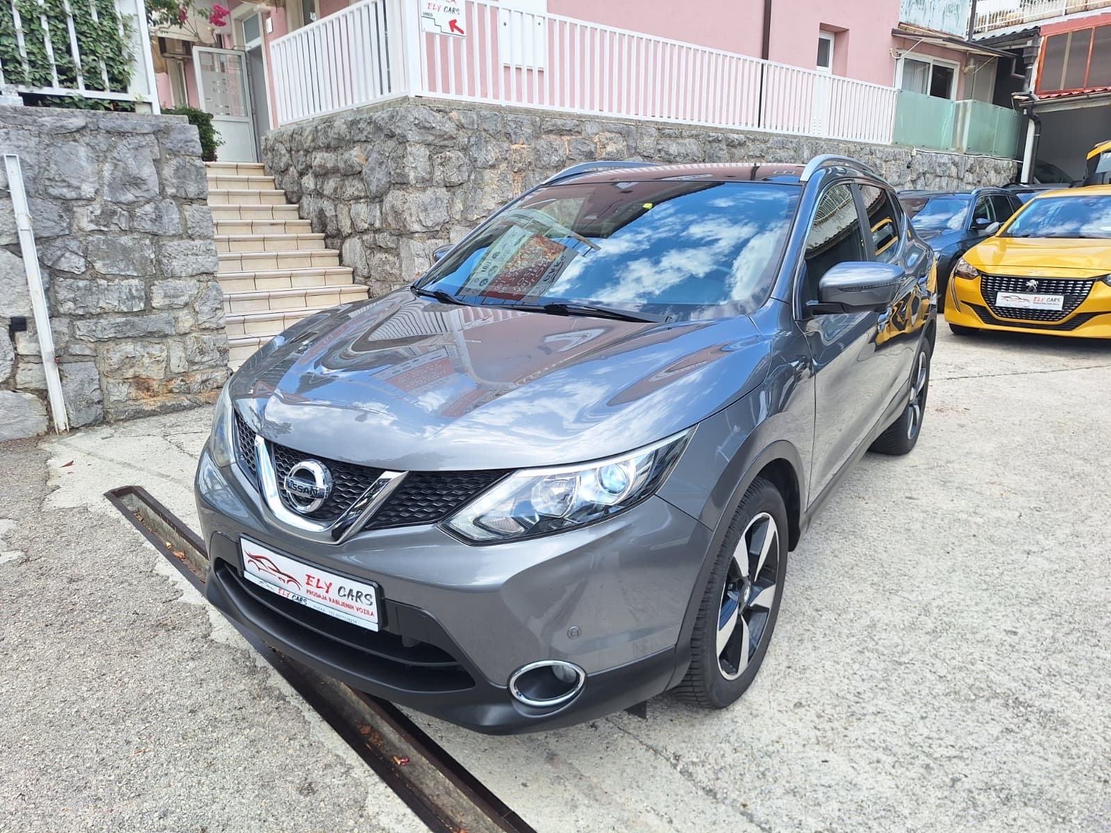 Nissan Qashqai 1,2 DIG-T automatik(PANORAMA/ALKANTARA/PARKING KAMERA, fotografija 2