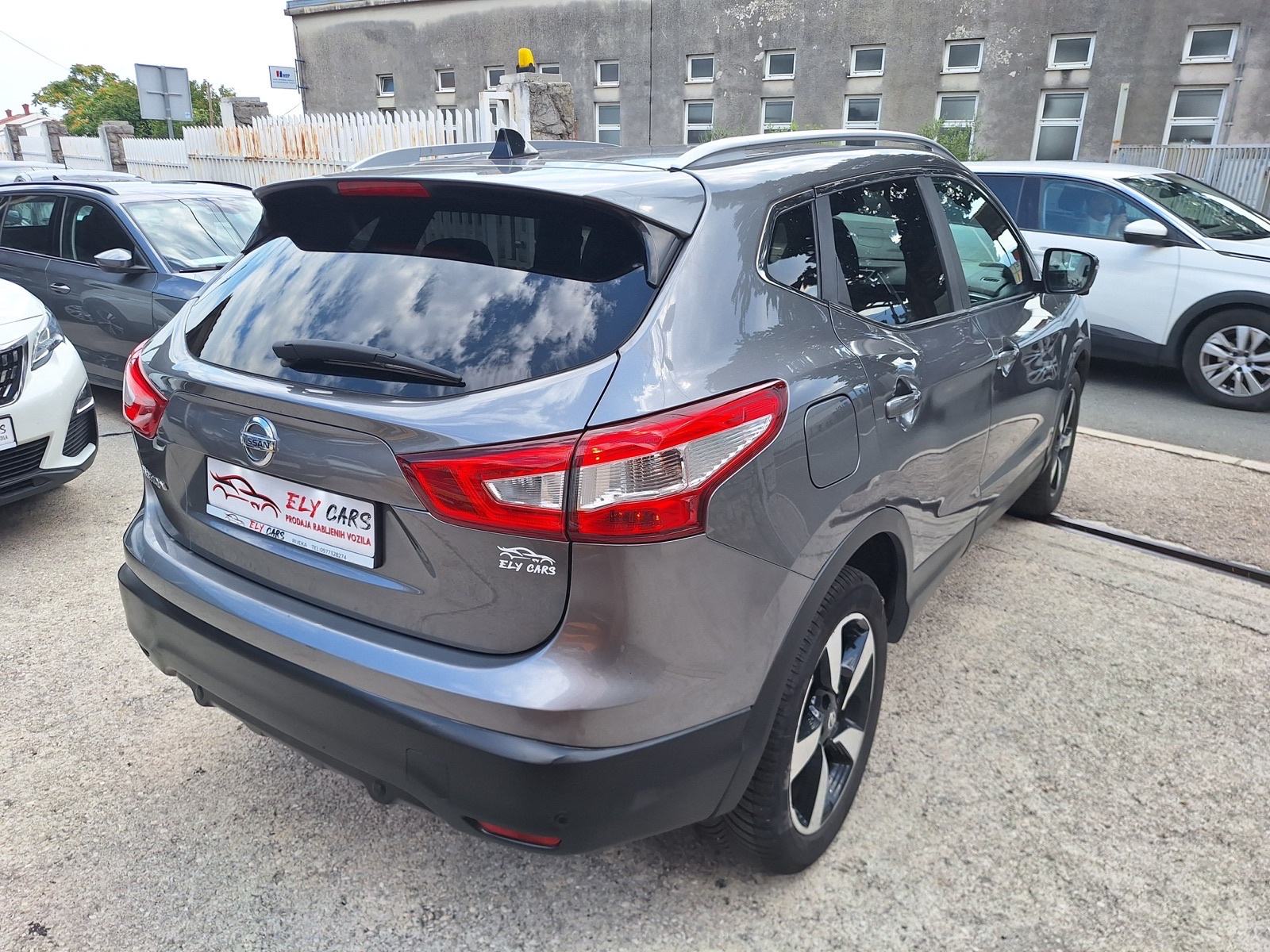 Nissan Qashqai 1,2 DIG-T automatik(PANORAMA/ALKANTARA/PARKING KAMERA, fotografija 5