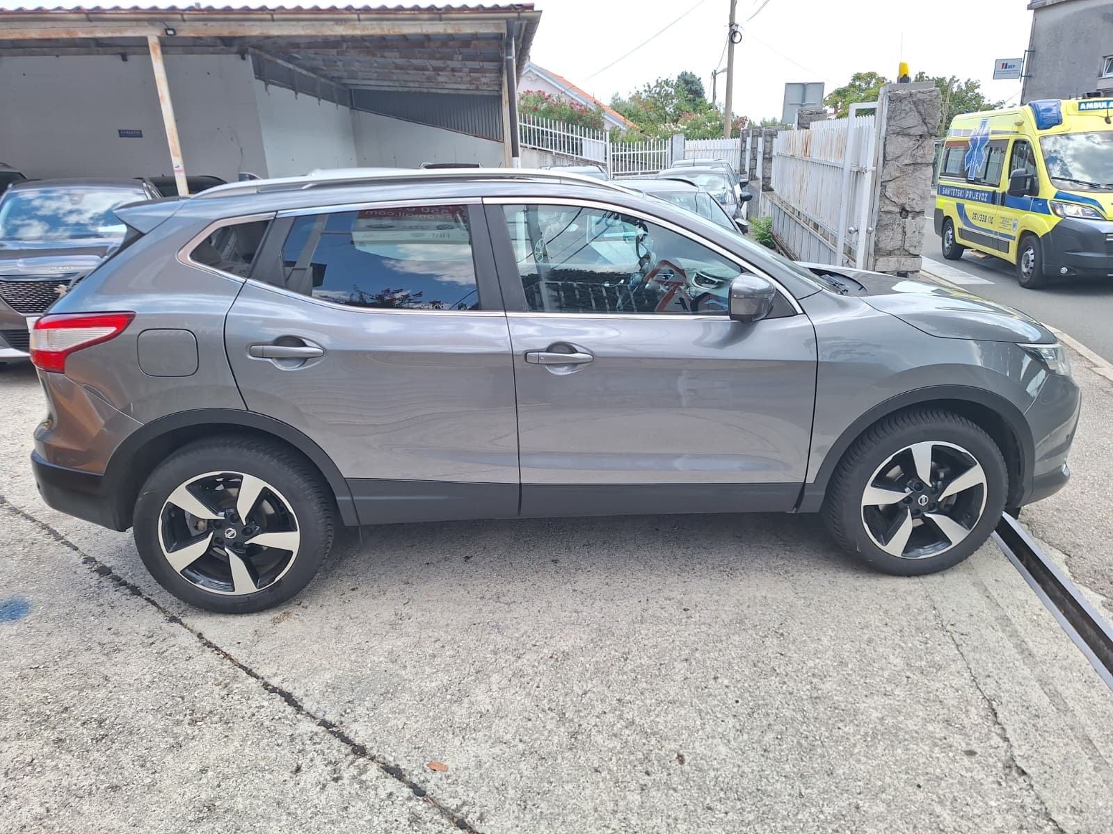 Nissan Qashqai 1,2 DIG-T automatik(PANORAMA/ALKANTARA/PARKING KAMERA, fotografija 7