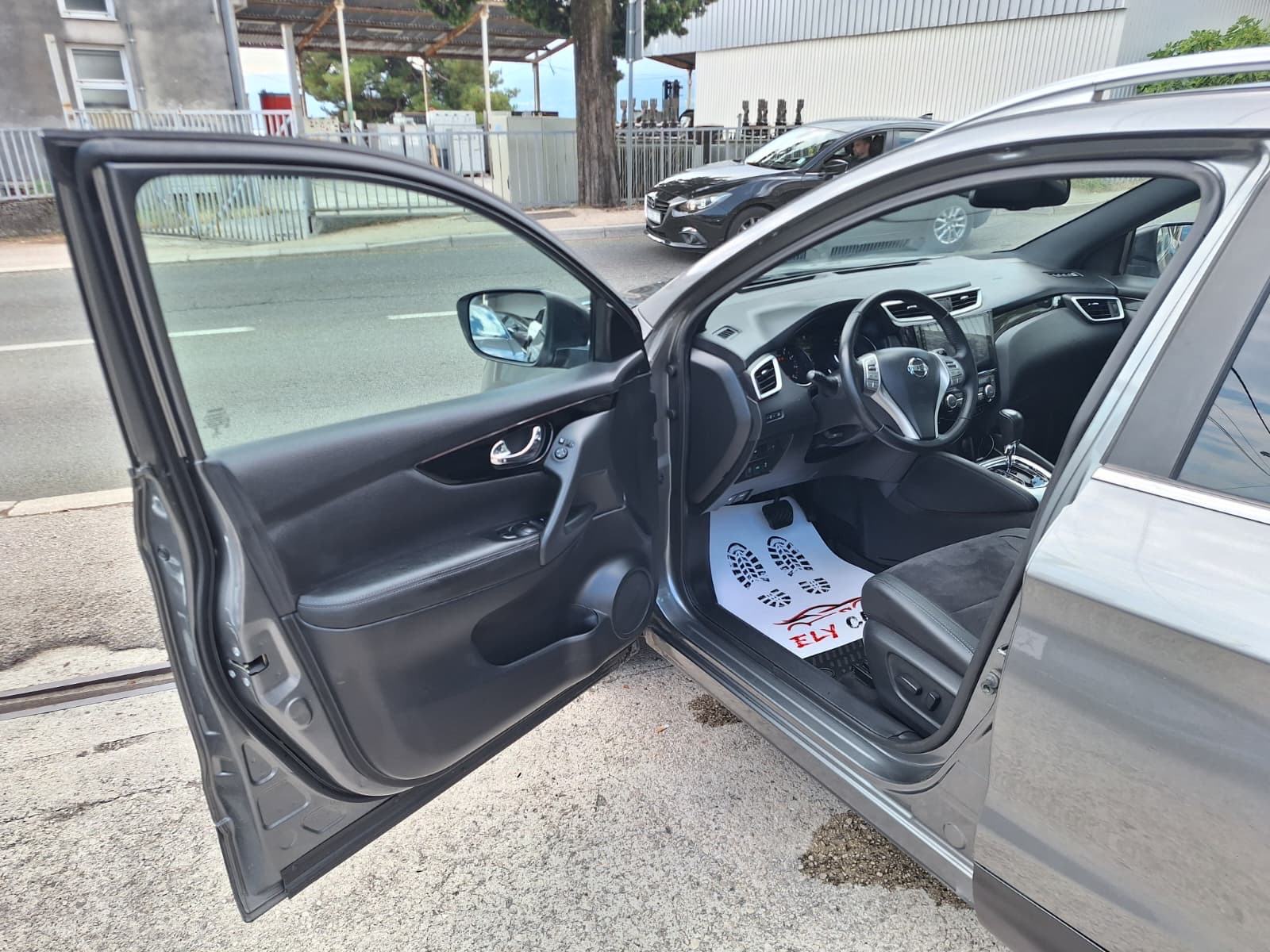 Nissan Qashqai 1,2 DIG-T automatik(PANORAMA/ALKANTARA/PARKING KAMERA, fotografija 10