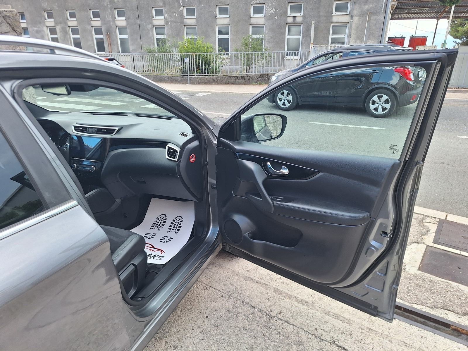 Nissan Qashqai 1,2 DIG-T automatik(PANORAMA/ALKANTARA/PARKING KAMERA, fotografija 15