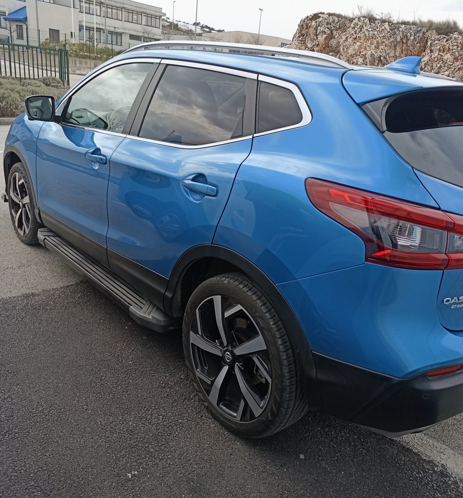 Nissan Qashqai 1,2 DIG-T,Hr ,reg.4/2027,Set kvačila, novi akumulator, fotografija 3