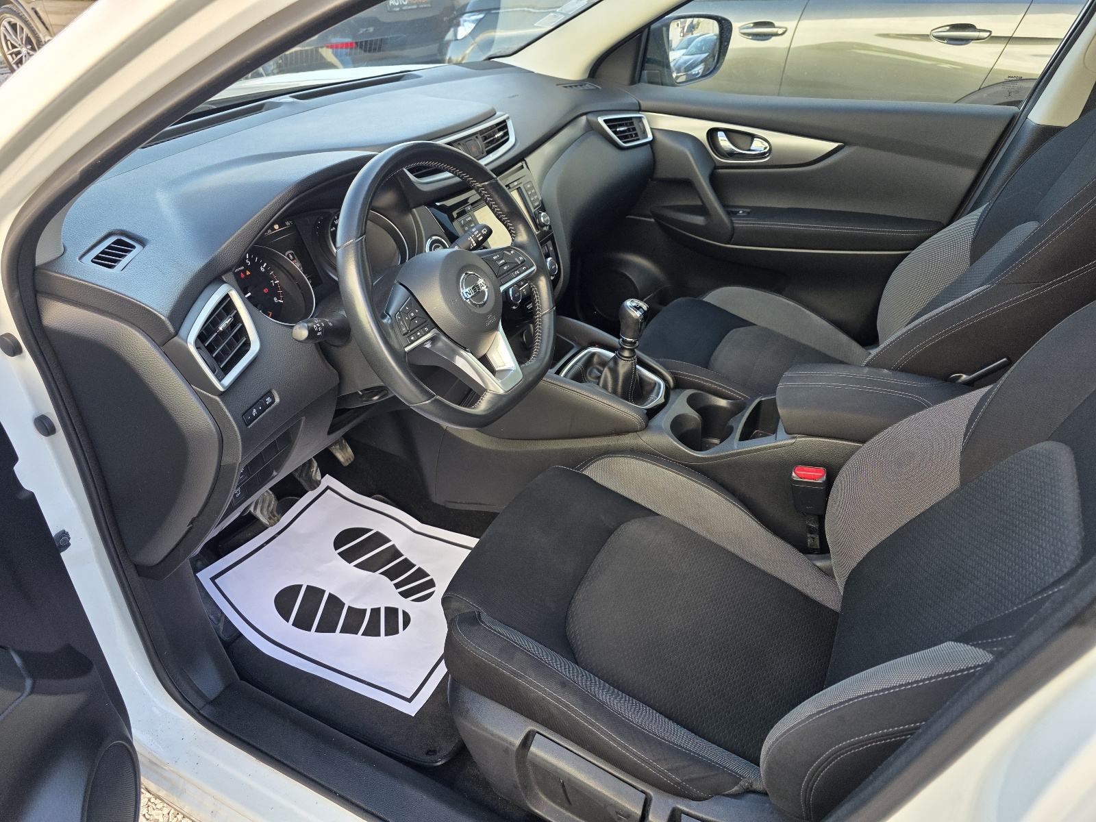 Nissan Qashqai Kamera 360° LED Panorama Servisna Jamstvo 12 mj, fotografija 9