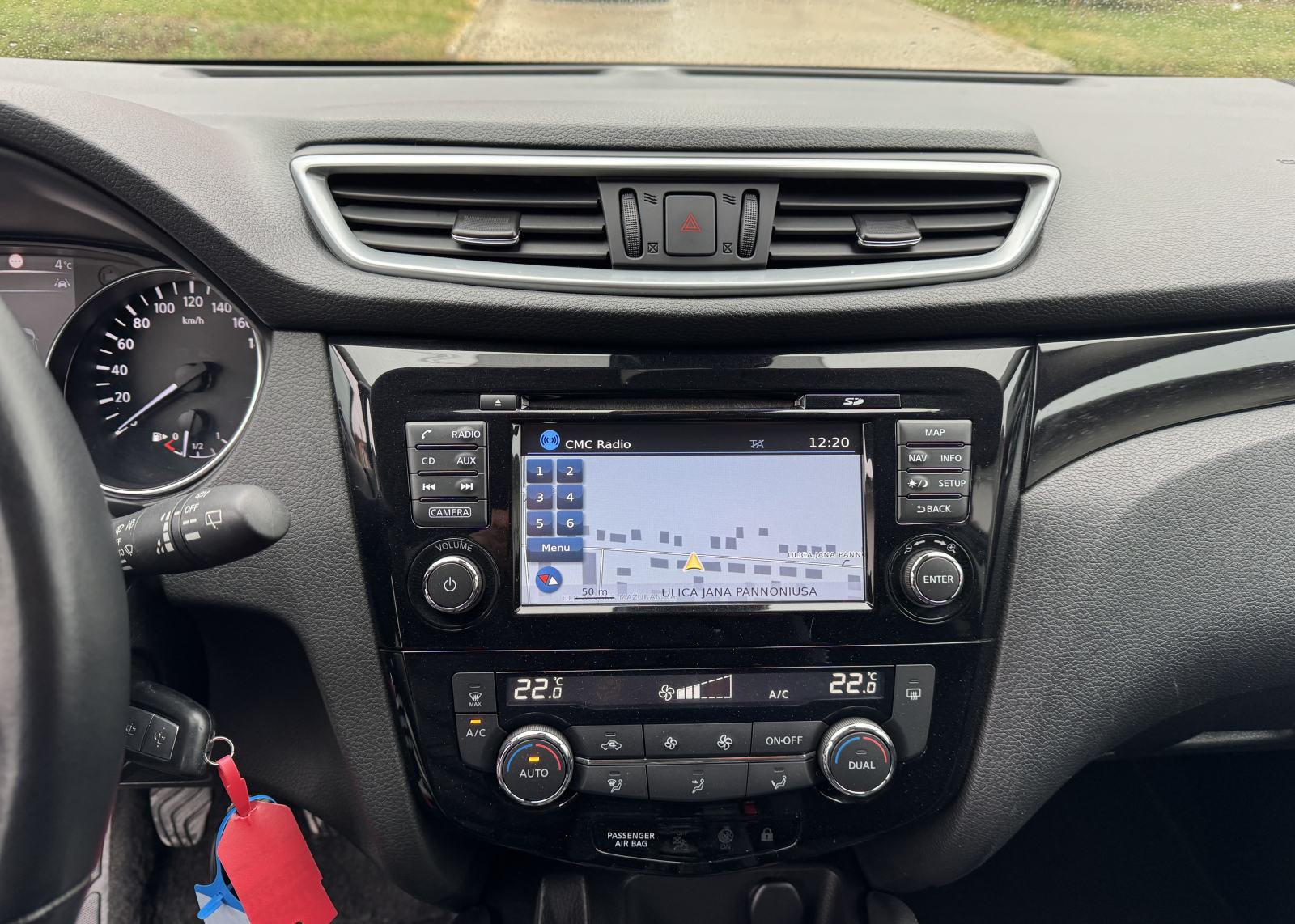 Nissan Qashqai 1,2 DIG-T...NAVIGACIJA...KAMERA...ALU..., fotografija 18