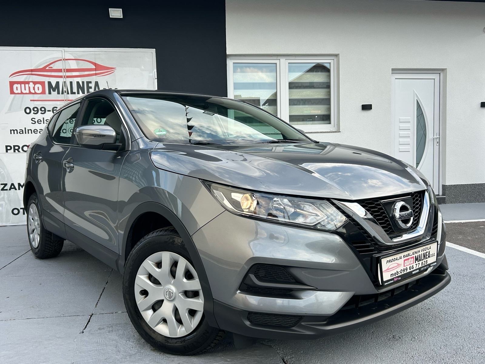 Nissan Qashqai 1,2 DIG-T 2017G. NOVI MODEL 122tkm TOP STANJE, fotografija 2
