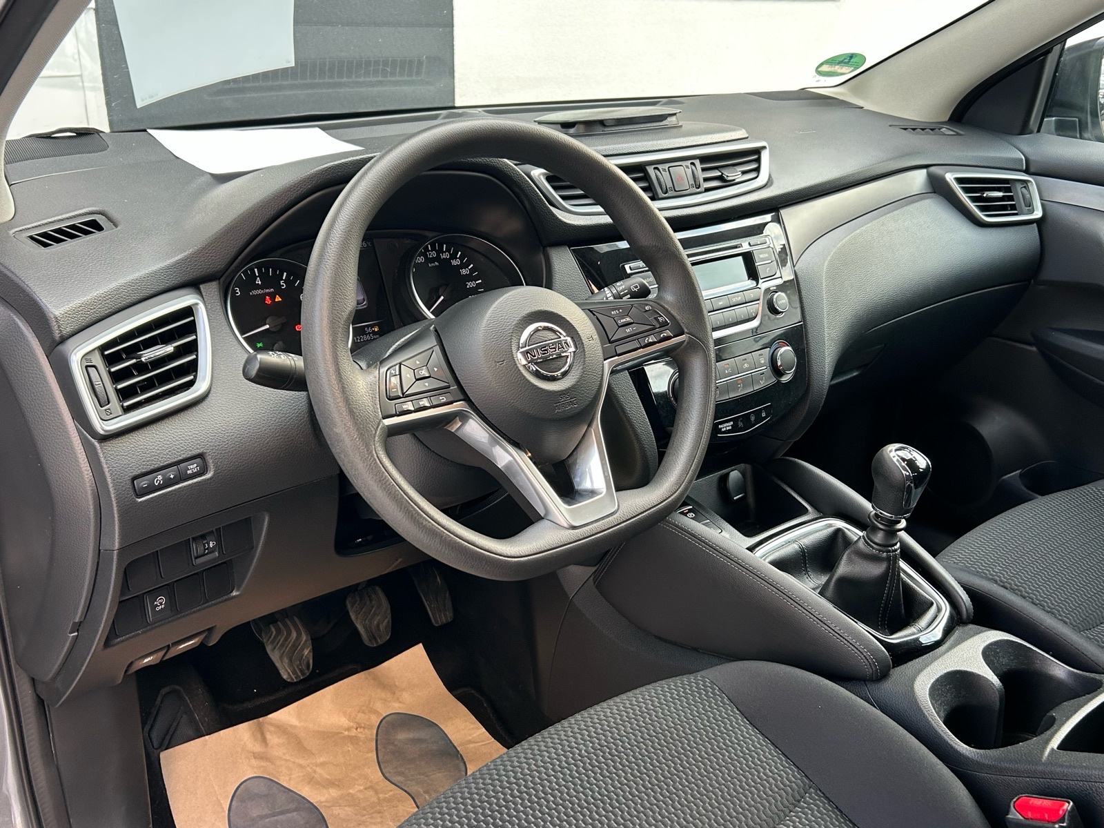 Nissan Qashqai 1,2 DIG-T 2017G. NOVI MODEL 122tkm TOP STANJE, fotografija 14