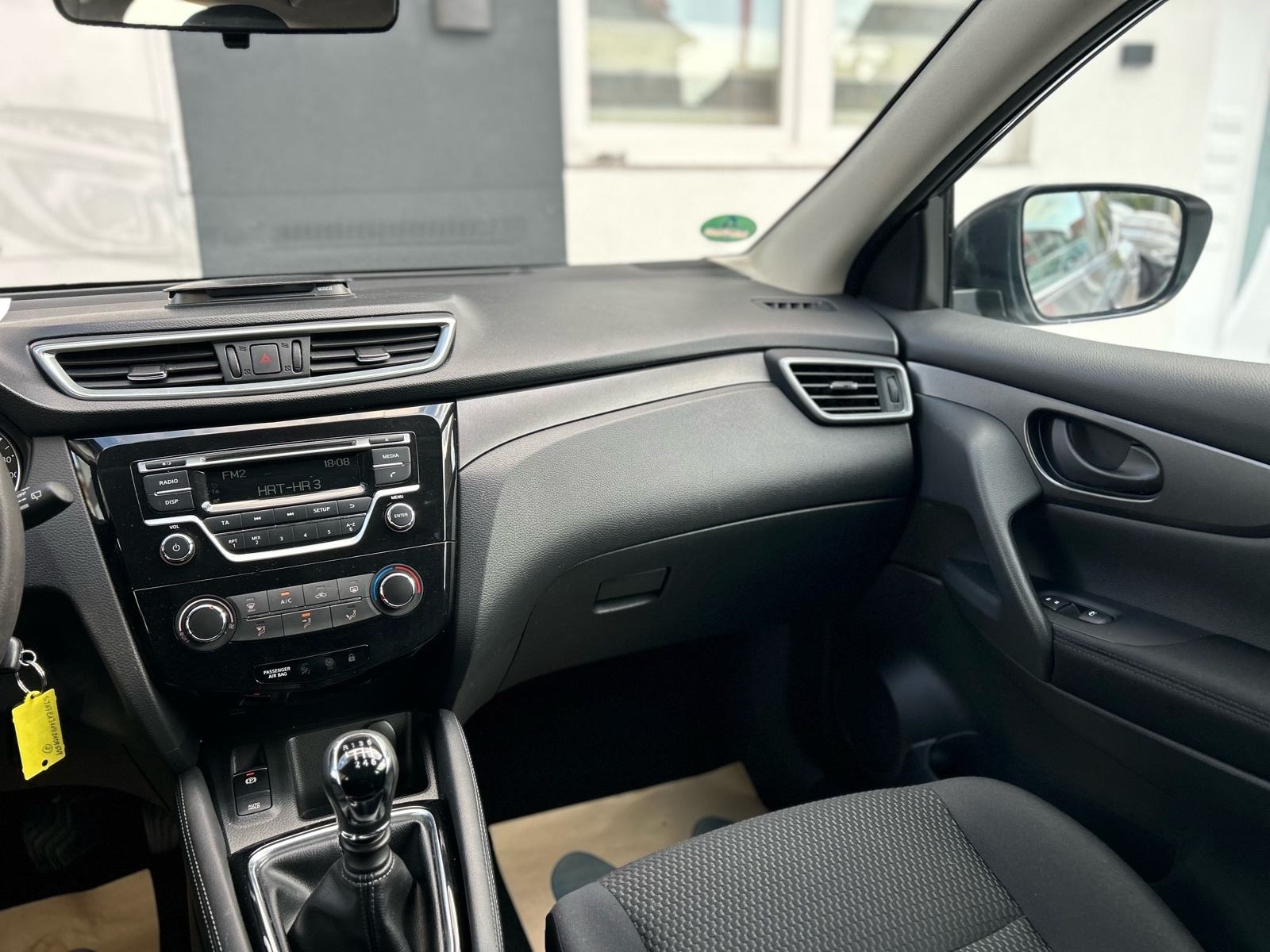 Nissan Qashqai 1,2 DIG-T 2017G. NOVI MODEL 122tkm TOP STANJE, fotografija 15