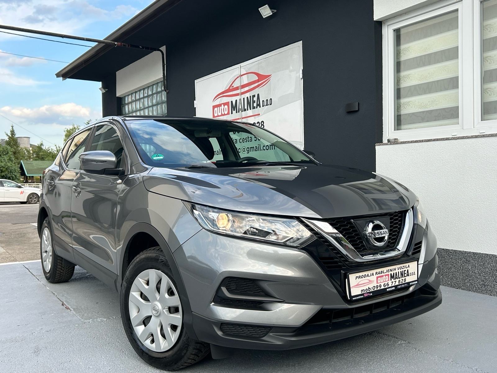 Nissan Qashqai 1,2 DIG-T 2017G. NOVI MODEL 122tkm TOP STANJE, fotografija 10