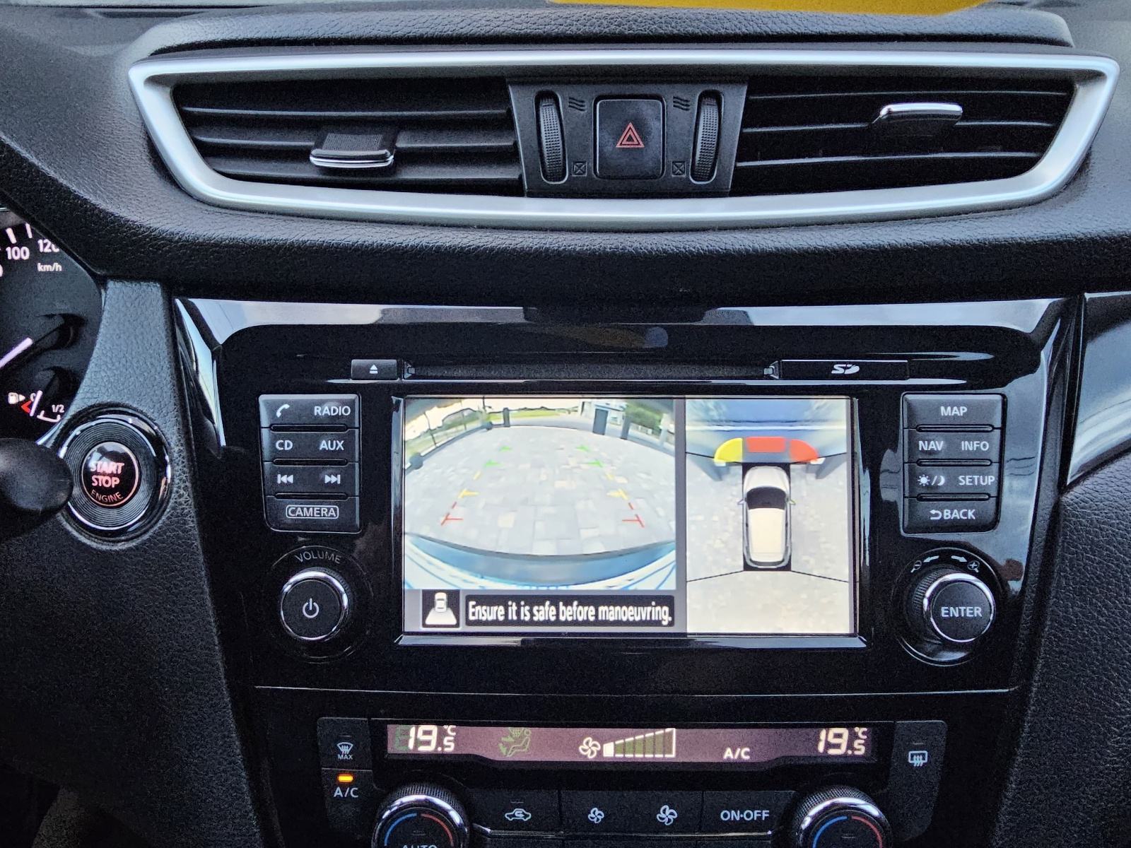 Nissan Qashqai 1,2 N-CONNECTA KAMERA 360 NAVI NOVI LANAC **GARANCIJA**, fotografija 11