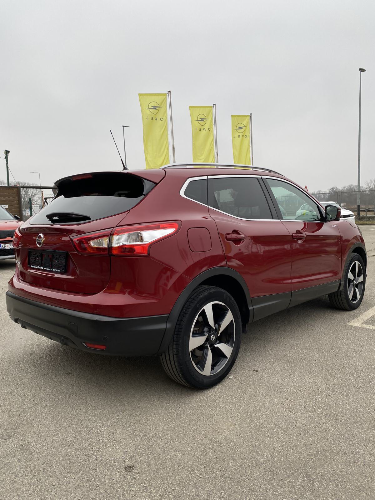 Nissan Qashqai 1,2 N-CONNECTA 2 GODINE JAMSTVA, fotografija 3