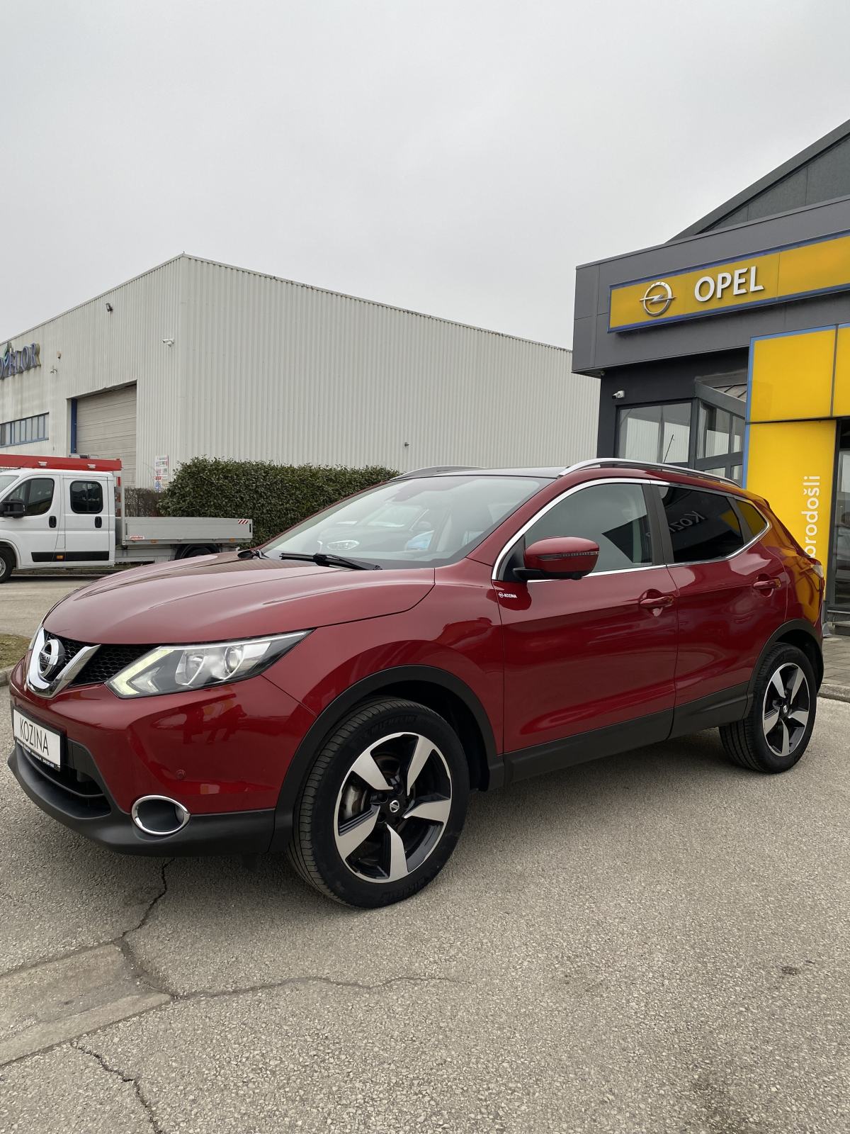 Nissan Qashqai 1,2 N-CONNECTA 2 GODINE JAMSTVA, fotografija 4