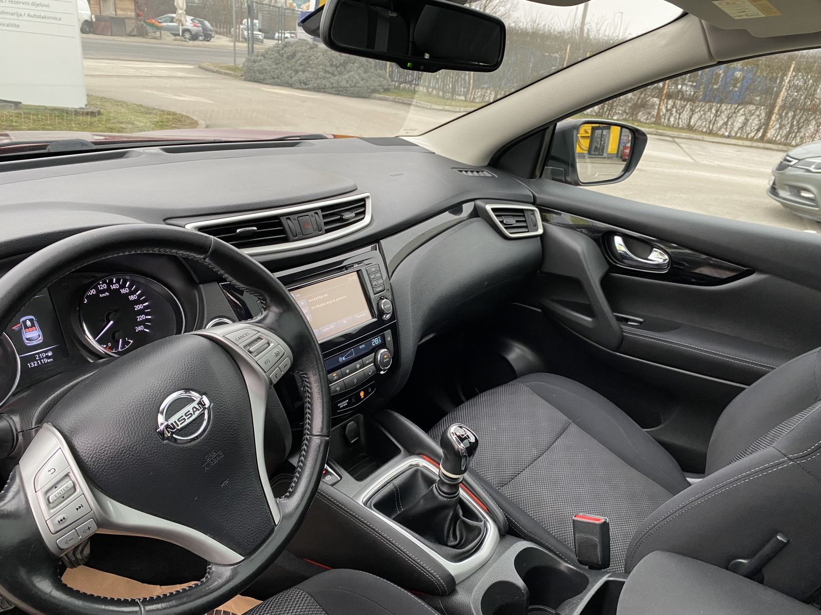 Nissan Qashqai 1,2 N-CONNECTA 2 GODINE JAMSTVA, fotografija 6