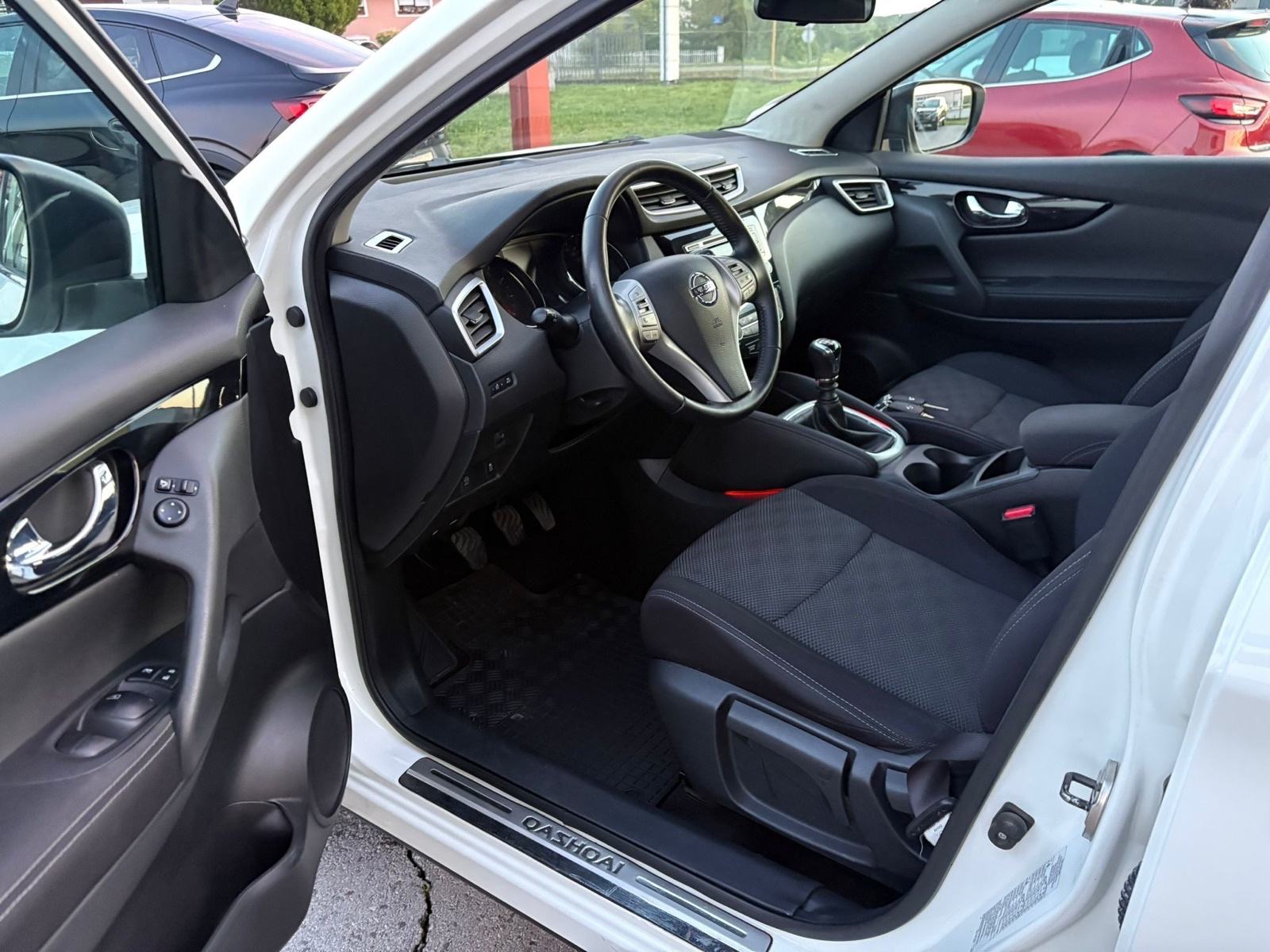 Nissan Qashqai ● 1,2 TCe ● 2017.god., fotografija 15