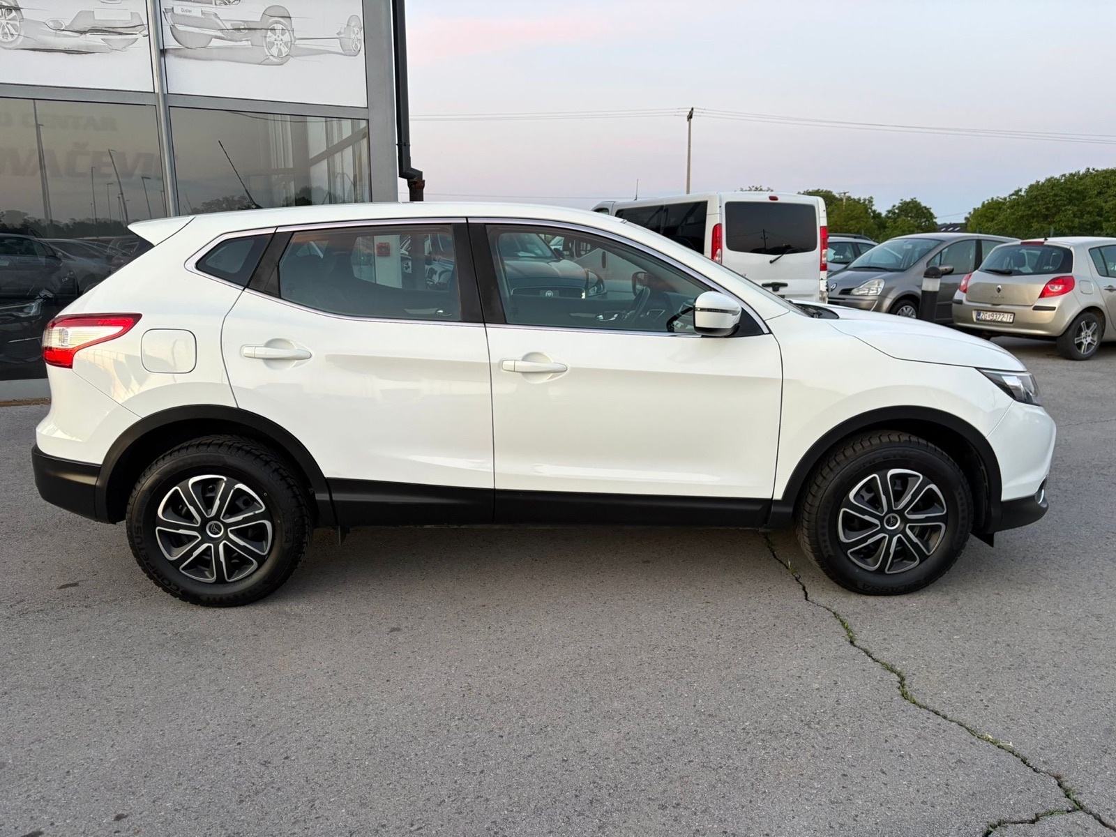 Nissan Qashqai ● 1,2 TCe ● 2017.god., fotografija 4