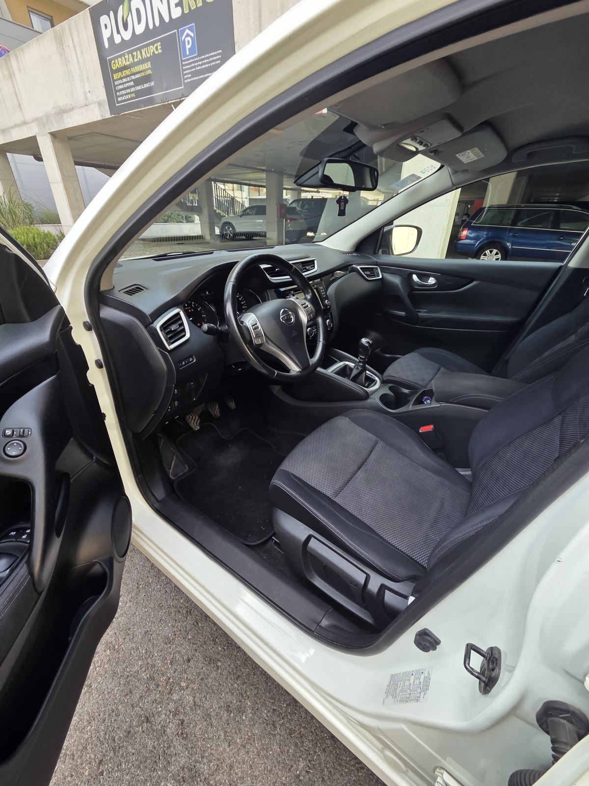 Nissan Qashqai 1,2 DIG-T * HR AUTO*REG.GOD.DANA", fotografija 6