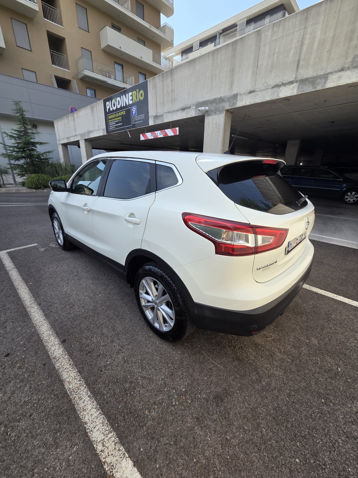 Nissan Qashqai 1,2 DIG-T * HR AUTO*REG.GOD.DANA", fotografija 10