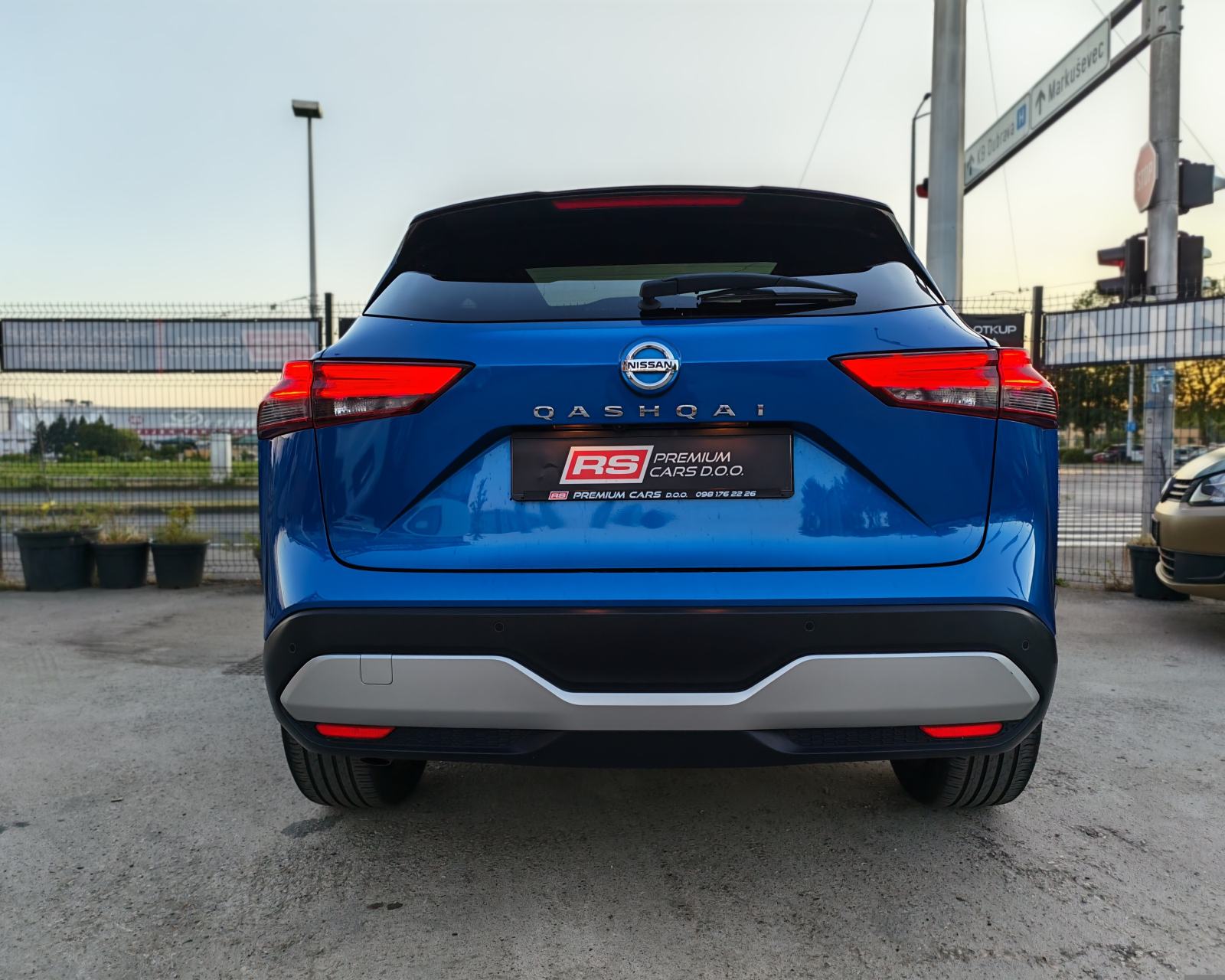 NISSAN QASHQAI 1.3 140KS, PANO, HEADUP, ALU19, 360°CAM, JAMSTVO 12/24M, fotografija 13