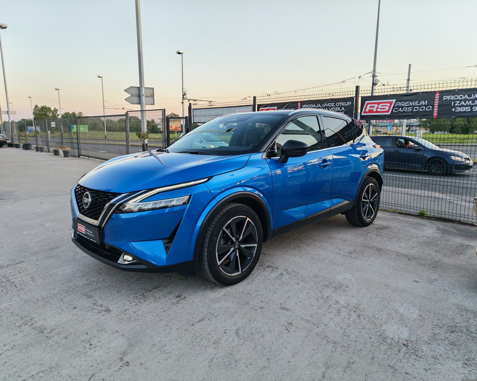 NISSAN QASHQAI 1.3 140KS, PANO, HEADUP, ALU19, 360°CAM, JAMSTVO 12/24M, fotografija 19