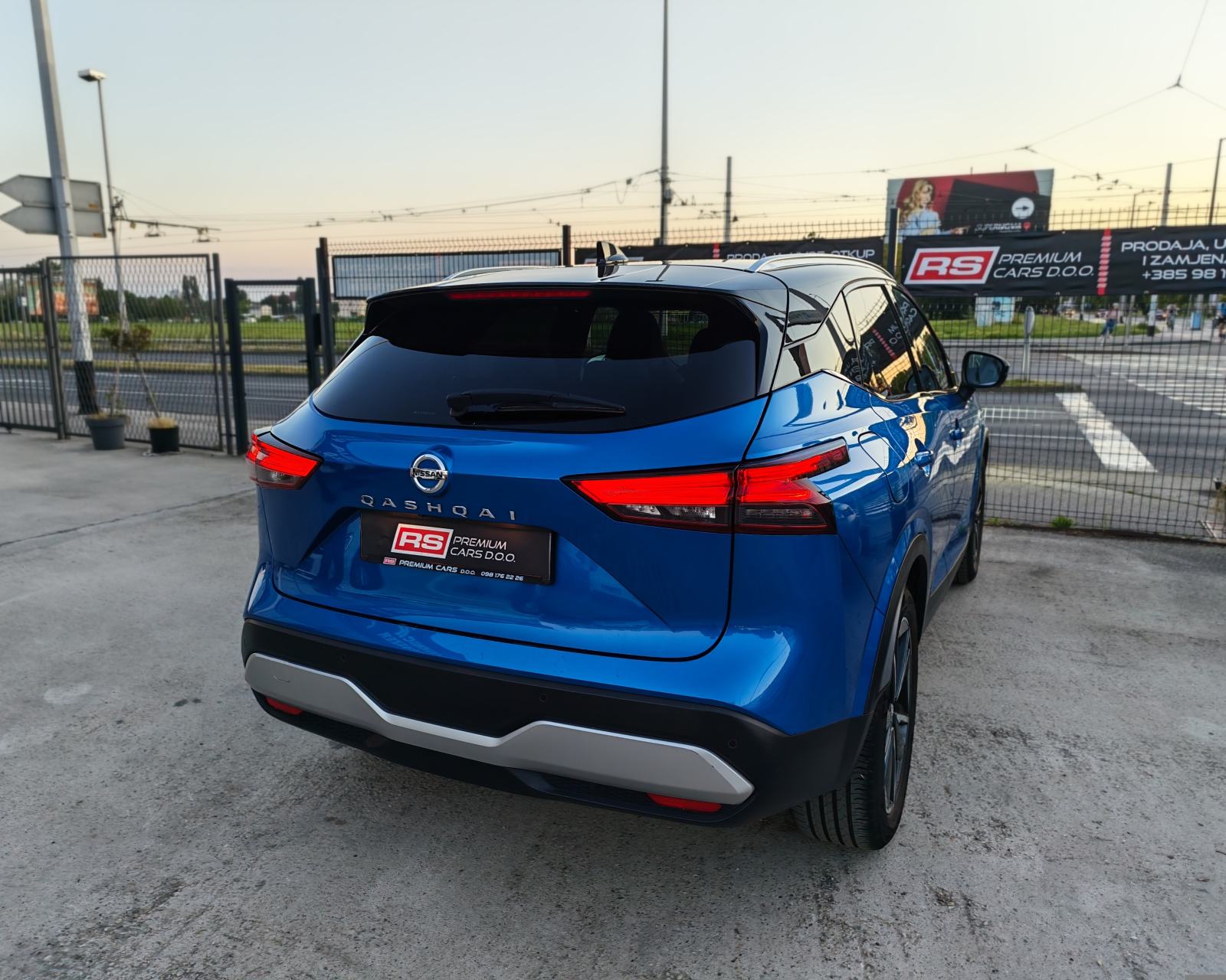 NISSAN QASHQAI 1.3 140KS, PANO, HEADUP, ALU19, 360°CAM, JAMSTVO 12/24M, fotografija 10