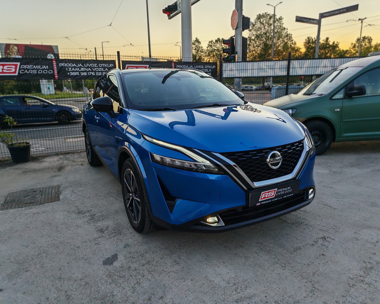 NISSAN QASHQAI 1.3 140KS, PANO, HEADUP, ALU19, 360°CAM, JAMSTVO 12/24M, fotografija 7