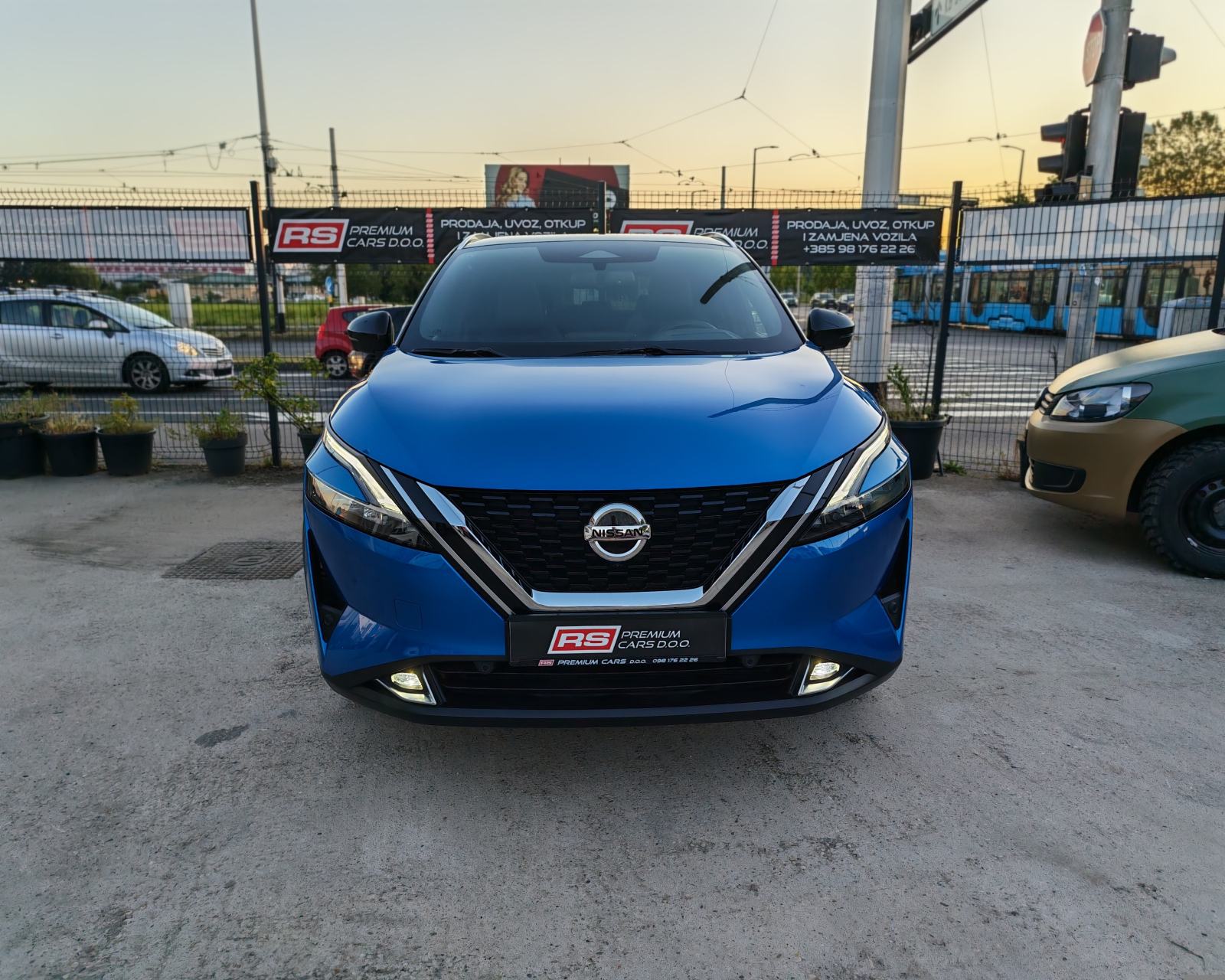 NISSAN QASHQAI 1.3 140KS, PANO, HEADUP, ALU19, 360°CAM, JAMSTVO 12/24M, fotografija 5