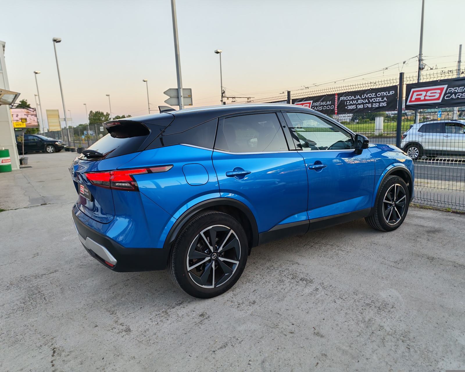 NISSAN QASHQAI 1.3 140KS, PANO, HEADUP, ALU19, 360°CAM, JAMSTVO 12/24M, fotografija 17