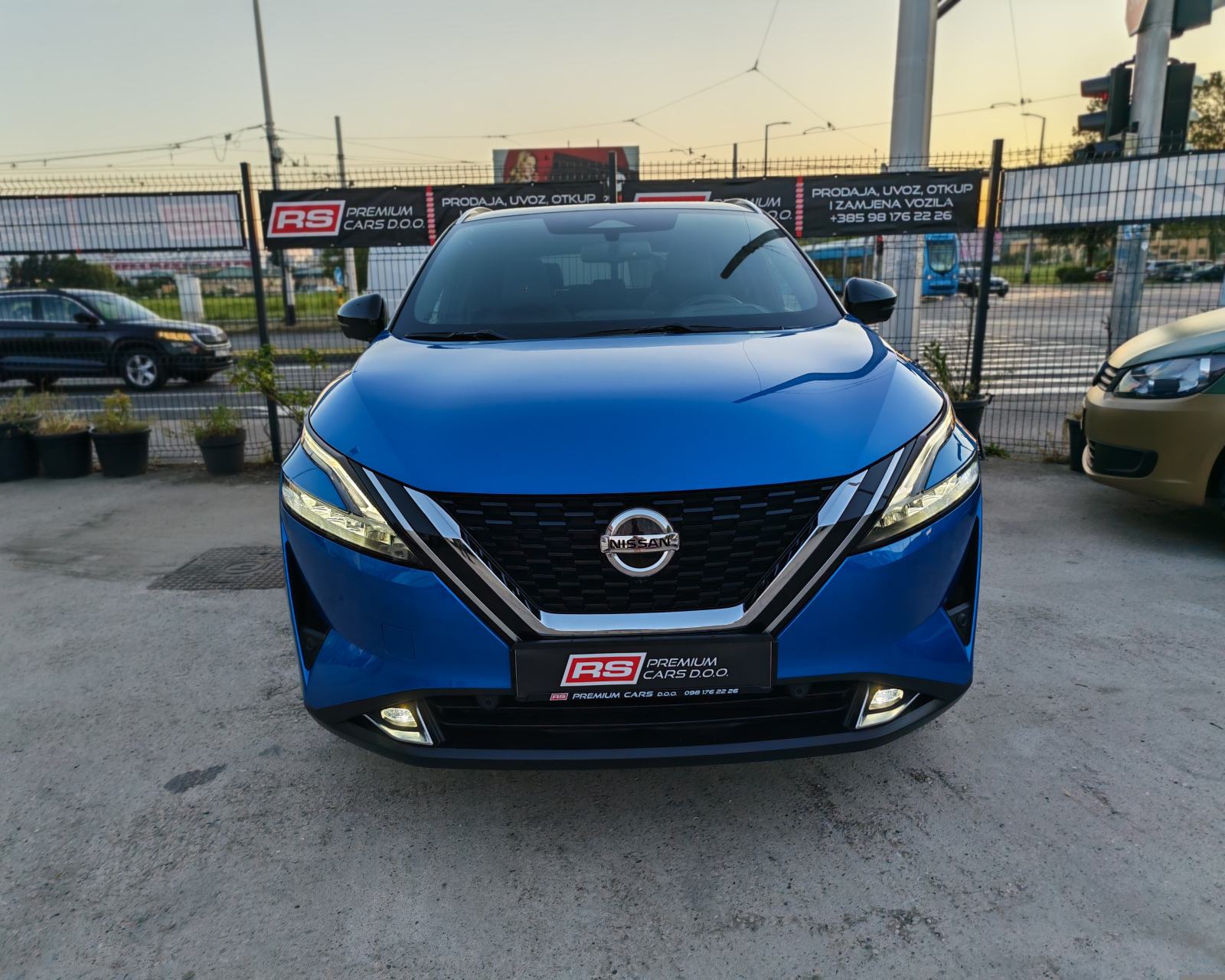 NISSAN QASHQAI 1.3 140KS, PANO, HEADUP, ALU19, 360°CAM, JAMSTVO 12/24M, fotografija 6