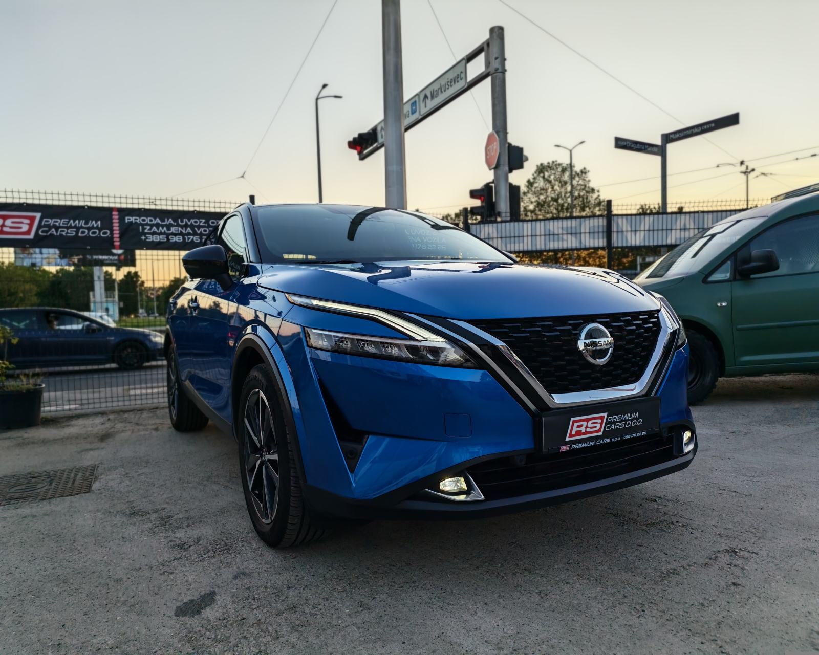 NISSAN QASHQAI 1.3 140KS, PANO, HEADUP, ALU19, 360°CAM, JAMSTVO 12/24M, fotografija 9