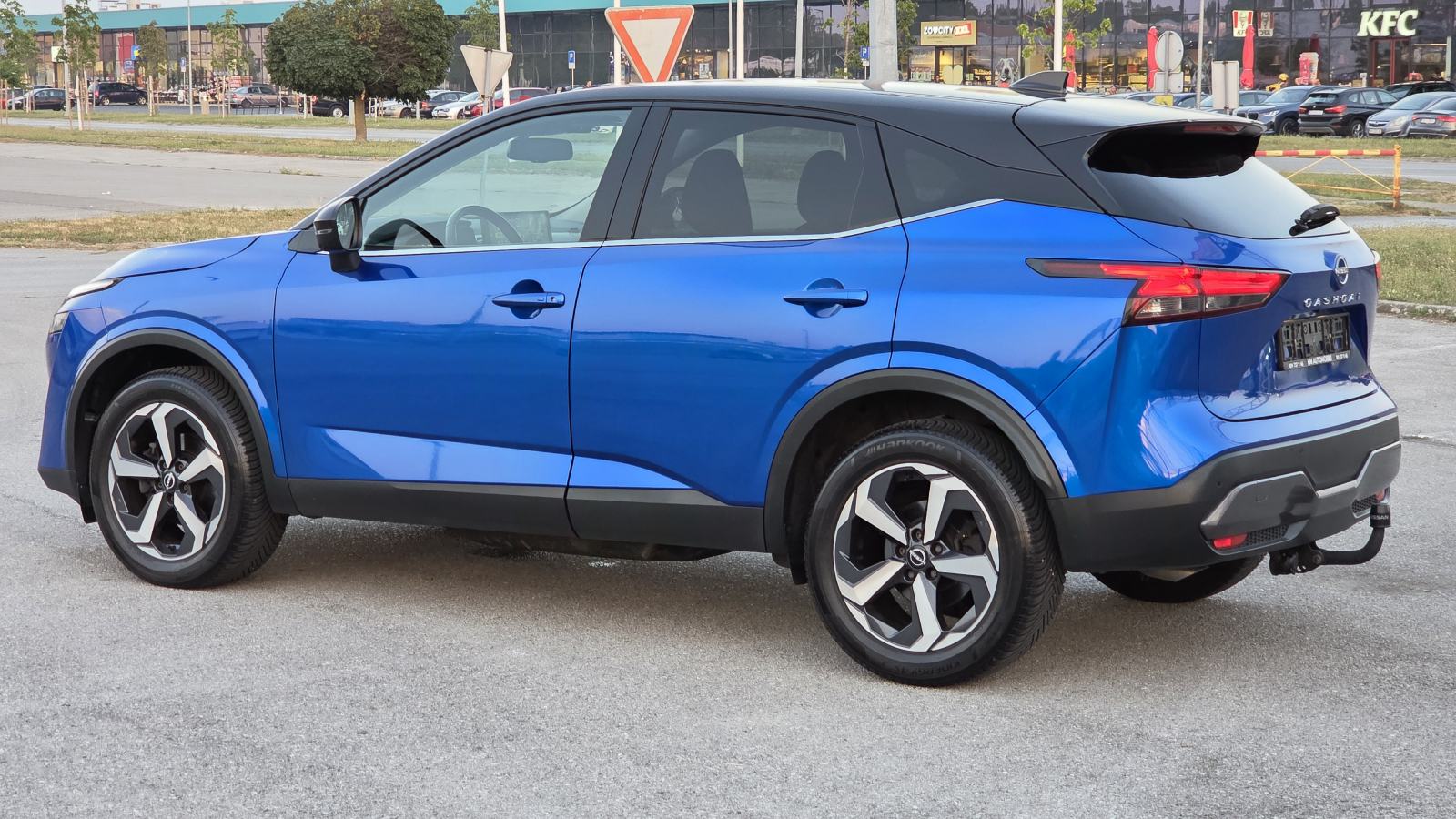 Nissan Qashqai 1.3 HIBRID 57 TKM SERVISNA LED NAVI KAMERA 360 XENON, fotografija 5