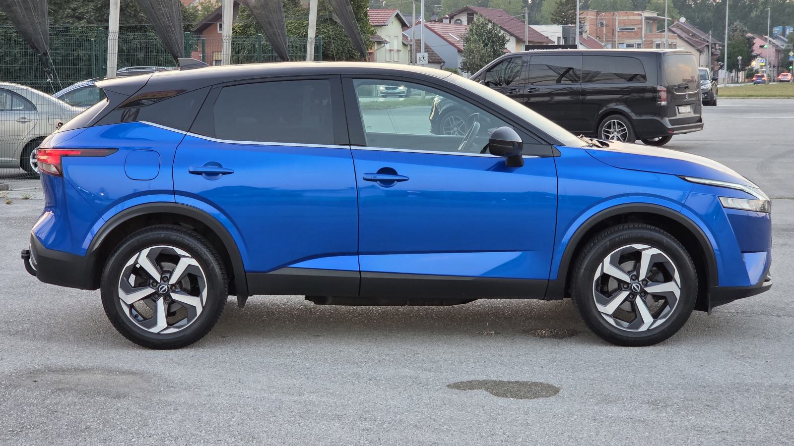 Nissan Qashqai 1.3 HIBRID 57 TKM SERVISNA LED NAVI KAMERA 360 XENON, fotografija 9
