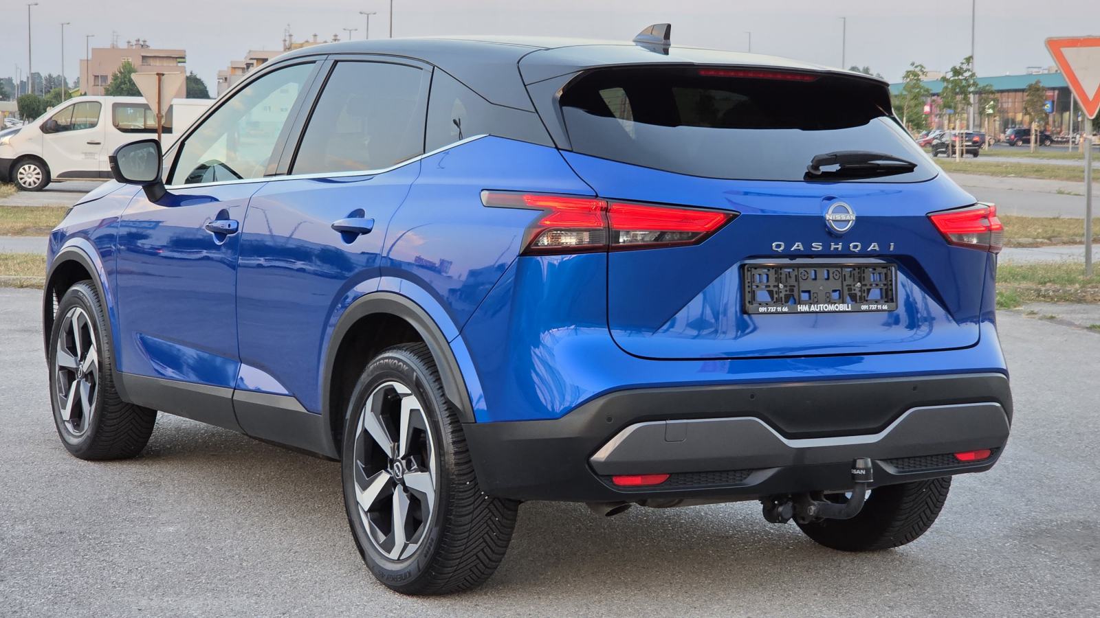 Nissan Qashqai 1.3 HIBRID 57 TKM SERVISNA LED NAVI KAMERA 360 XENON, fotografija 6