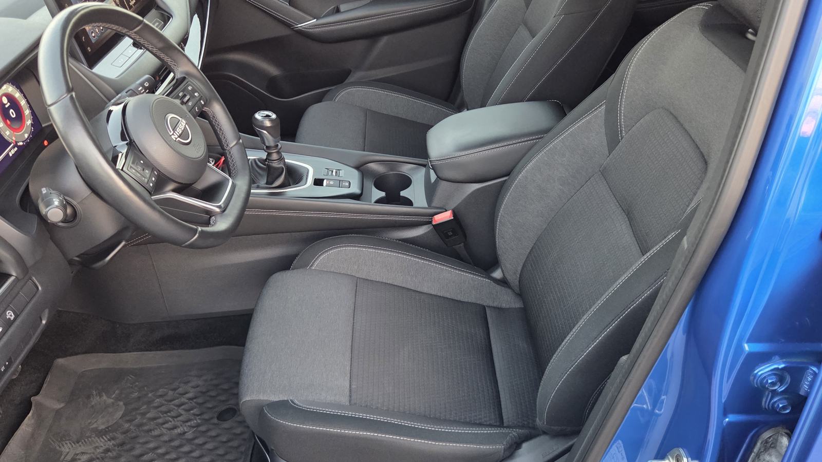 Nissan Qashqai 1.3 HIBRID 57 TKM SERVISNA LED NAVI KAMERA 360 XENON, fotografija 16