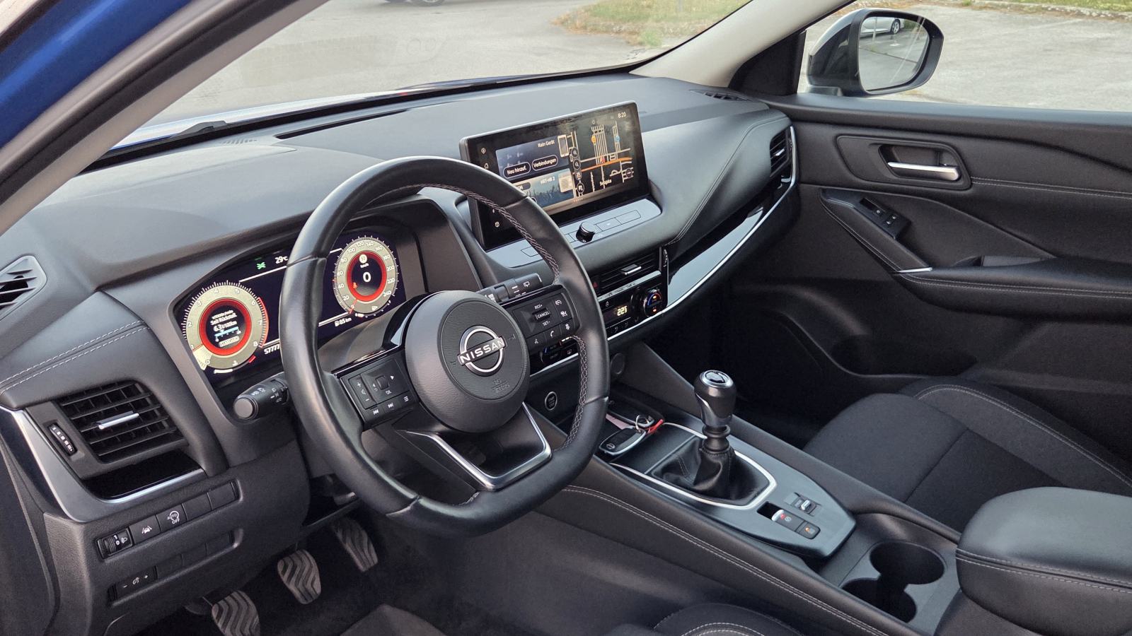 Nissan Qashqai 1.3 HIBRID 57 TKM SERVISNA LED NAVI KAMERA 360 XENON, fotografija 17