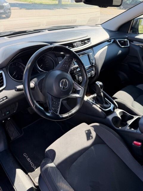 Nissan Qashqai 1,3 automatik, fotografija 6