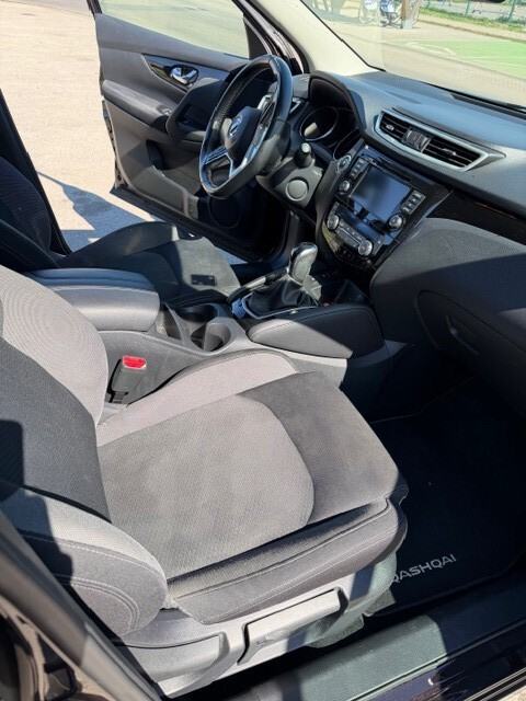 Nissan Qashqai 1,3 automatik, fotografija 8