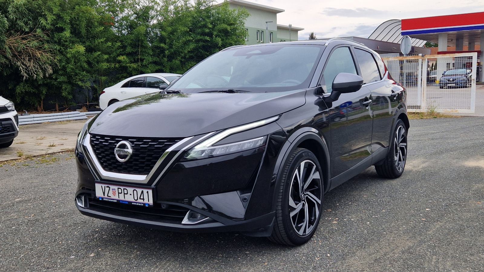 Nissan Qashqai 1.3 automatik TEKNA+, zimski paket, kamere 360, jamstvo, pogled izvana - slika 1