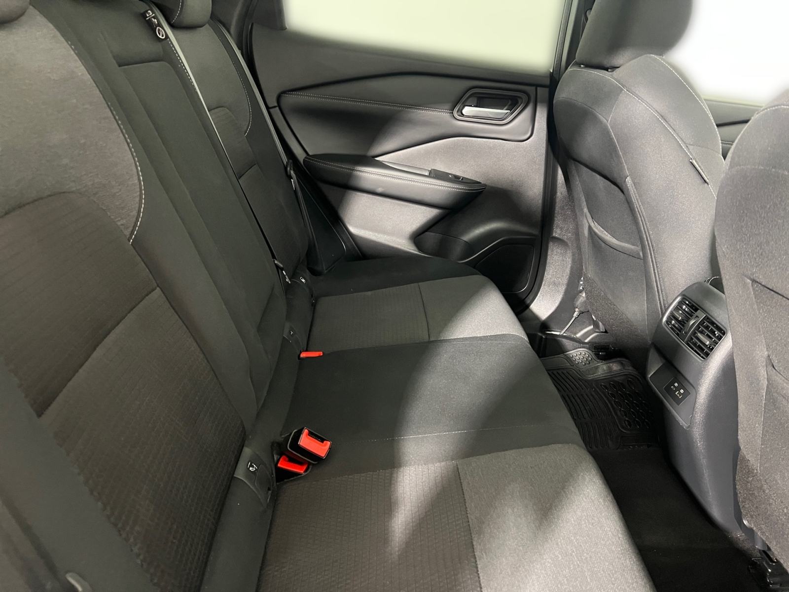 Nissan Qashqai 1.3 DIG 140 N-CONN SUN - 3 godine jamstva, fotografija 20