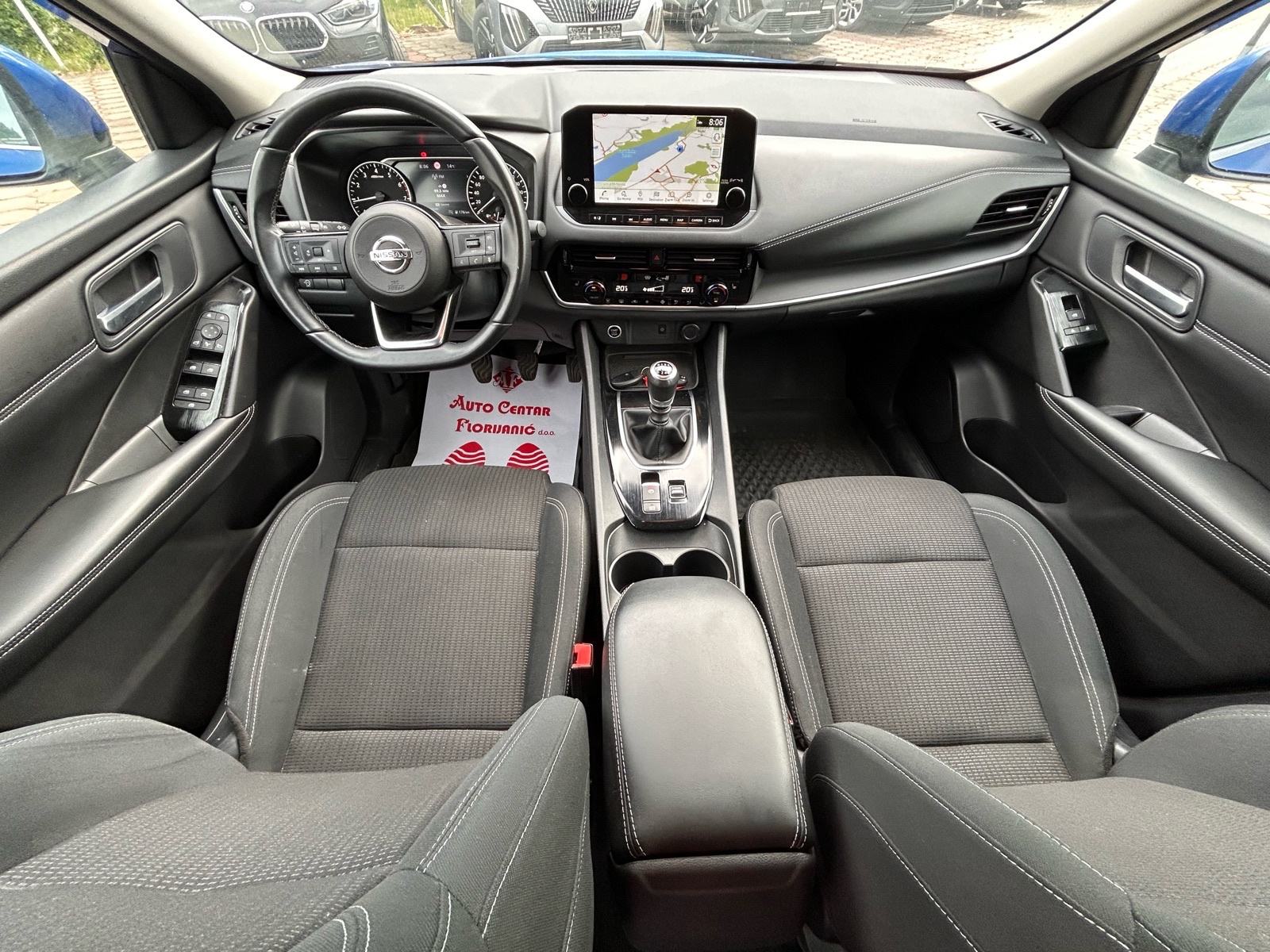 Nissan Qashqai 1,3 DIG-T 2021.,reg:4.5.2027.,SERVISNA, GRIJ SJED, TOP, fotografija 9