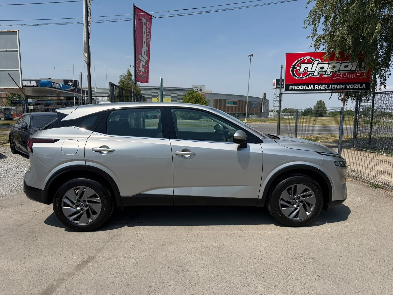 Nissan Qashqai 1.3 DIG-T - PRODANO, fotografija 6