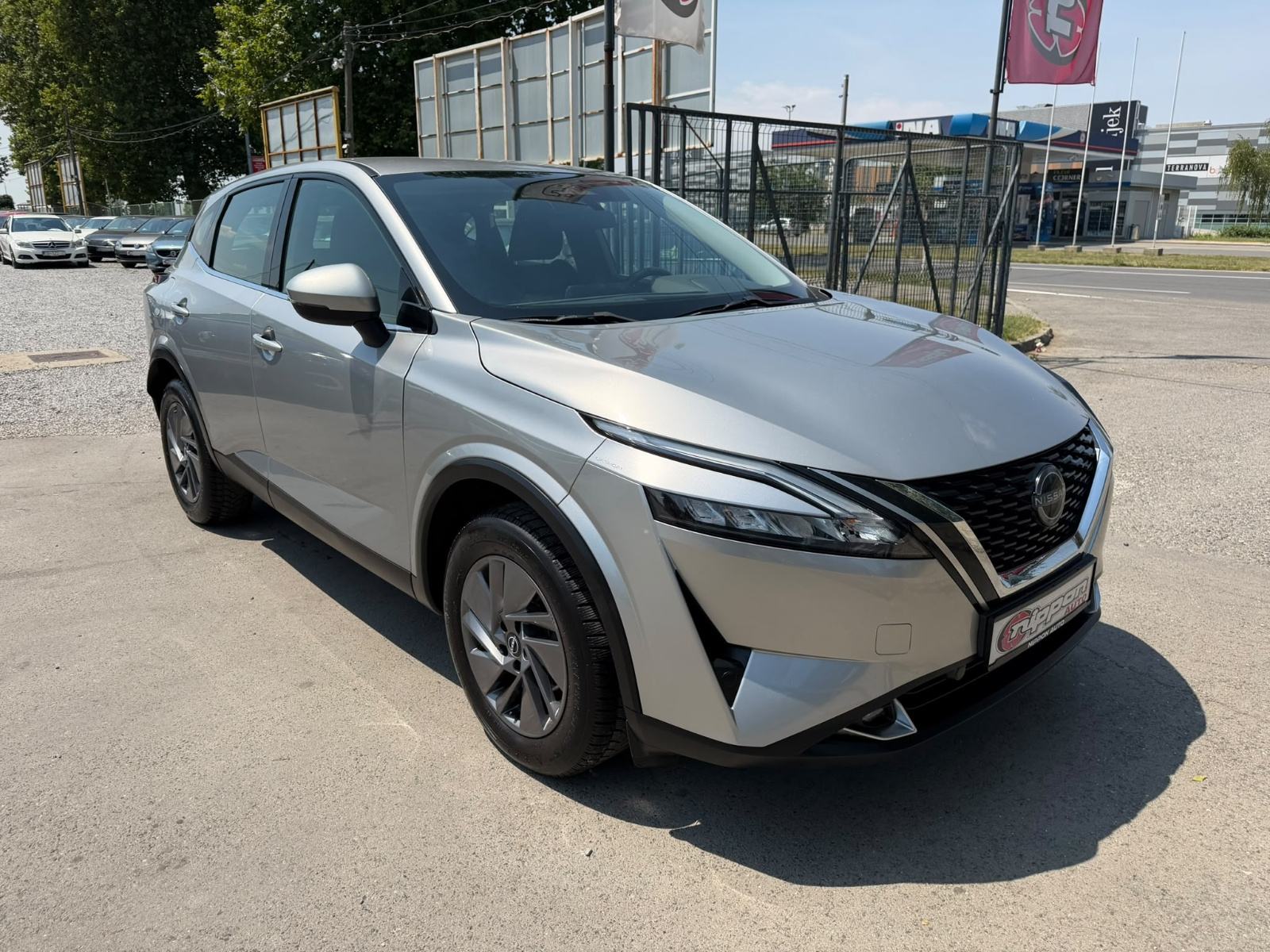 Nissan Qashqai 1.3 DIG-T - PRODANO, fotografija 7